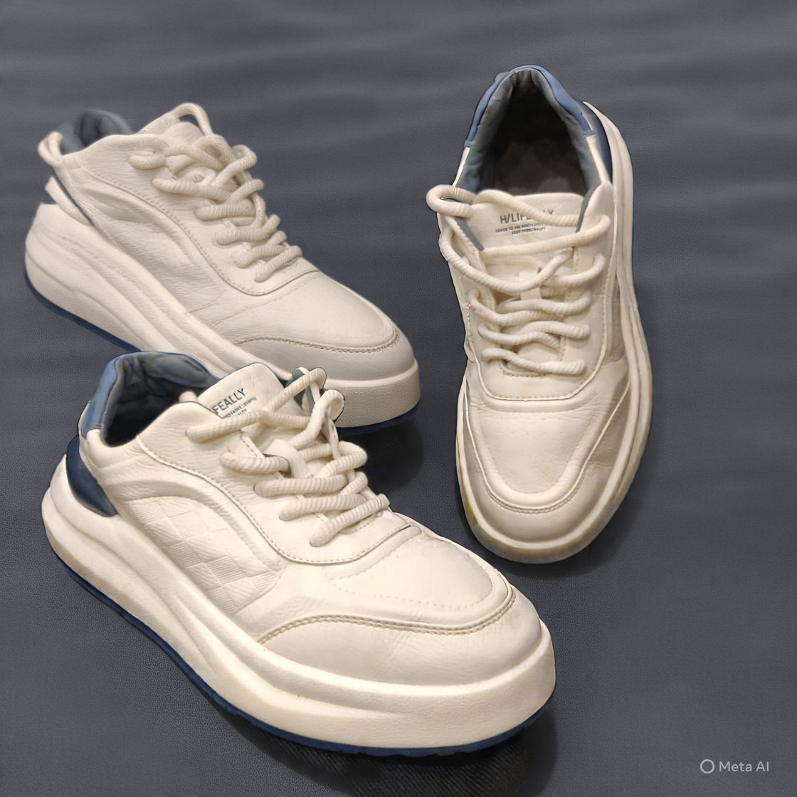 White Navy Thrift Sneakers | Vintage Style š„š