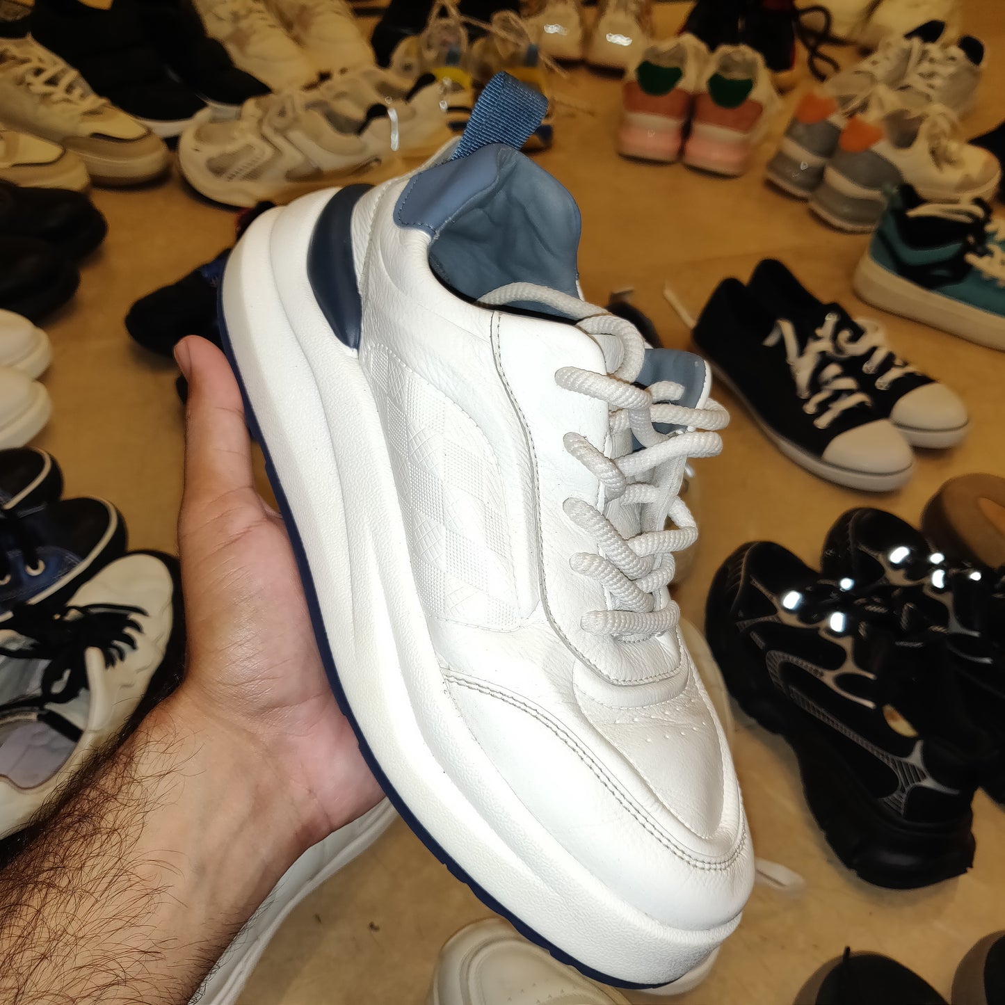 White Navy Thrift Sneakers | Vintage Style š„š